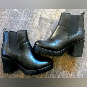 ShoBeautiful 'Chelsea-Style' Black Block Heel Bootie Size 6 Used